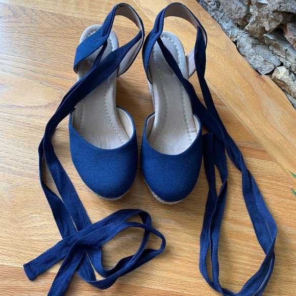 NAVY BLUE LACE-UP WEDGES - Picture 3 of 3
